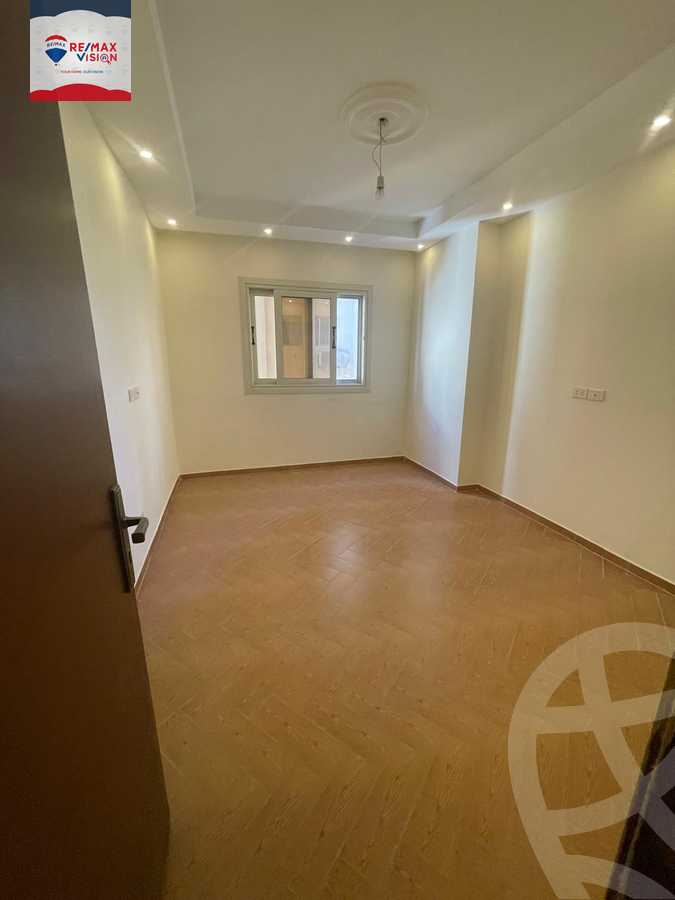 https://aqarmap.com.eg/ar/listing/6638870-for-sale-alexandria-bolekly-abd-el-salam-aref-st