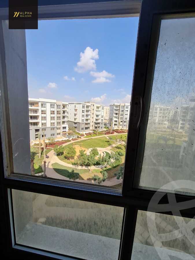 https://aqarmap.com.eg/en/listing/6622876-for-sale-cairo-new-cairo-compounds-hyde-park-park-corner-hyde-park